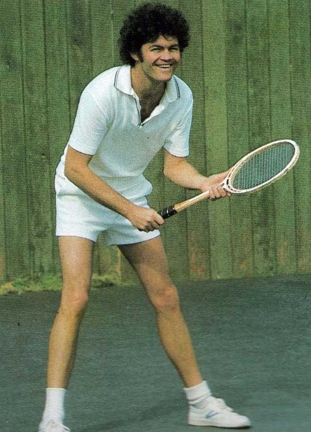frodiscaper's tweet image. THOSE LEGS