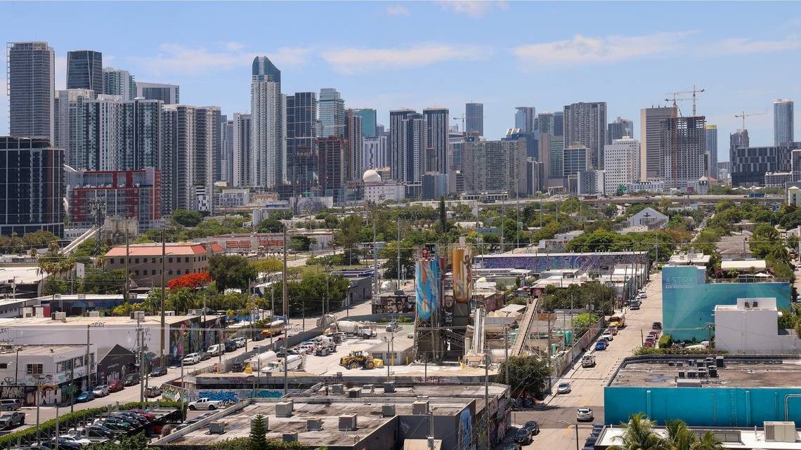 micsant1's tweet photo. Buyers seeking older condos, report says. See the latest on sales, prices https://t.co/Or26S61Kxm https://t.co/u37KYg2Ief