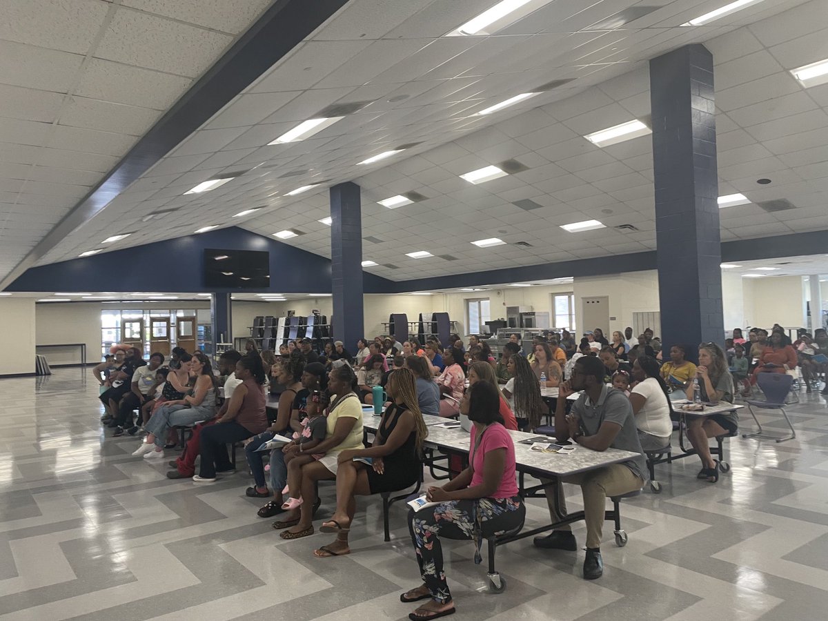 AttendForTWO's tweet image. Our final Pre-K orientation was filled with excited parents and future ⁦⁦@RichlandTwo⁩ students. Attendance Matters for everyone!