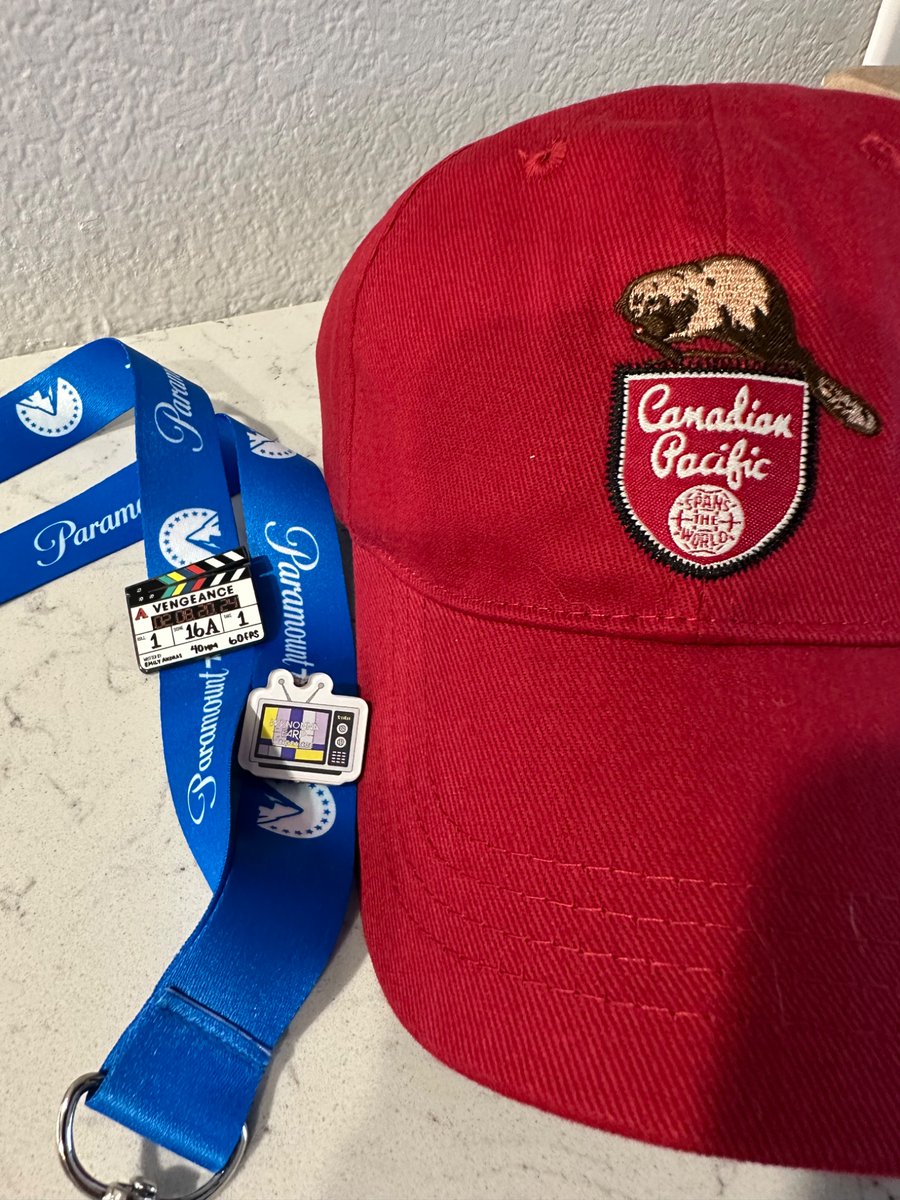 jguelker's tweet image. New year, same beaver(s)
#WynonnaEarp
#Vengeance
#Tubi @Tubi
#SDCC2025
