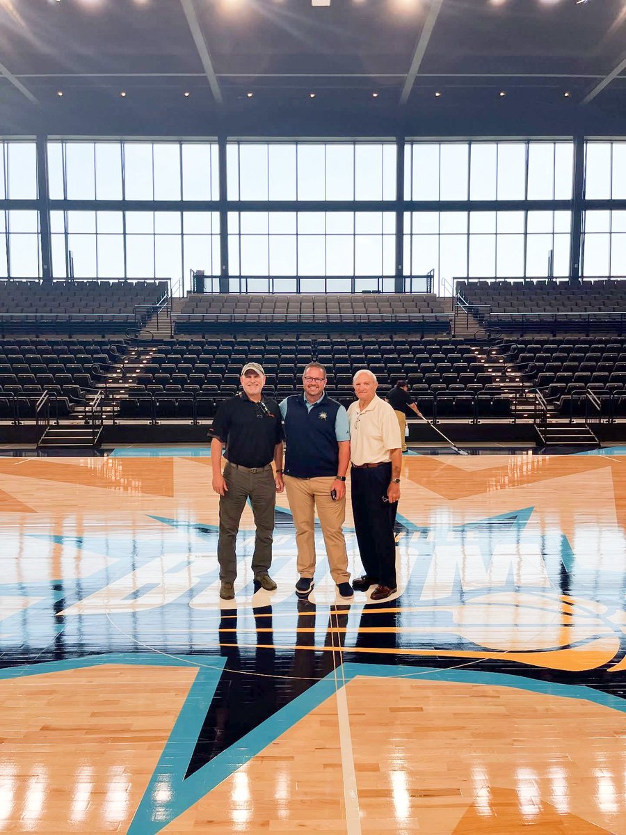MayorJensen's tweet image. I had the honor of welcoming special guests to @AIMNoblesville, home of the @noblesvilleboom! I look forward to the official opening of The Arena at Innovation Mile and thank my friends Herb Simon, Rick Fuson & @PacersSportsEnt for their partnership in making this a reality. I…