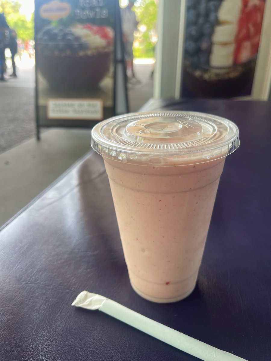 Skarsgard Fans (@vs4as) on Twitter photo Came back to <a href="/SweetThingsSD/">Sweet Things Frozen Yogurt</a> for a delicious strawberry banana smoothie!! Yum. #sdcc #sdcc2025 near the Hilton Bayfront. Came back to <a href="/SweetThingsSD/">Sweet Things Frozen Yogurt</a> for a delicious strawberry banana smoothie!! Yum. #sdcc #sdcc2025 near the Hilton Bayfront.