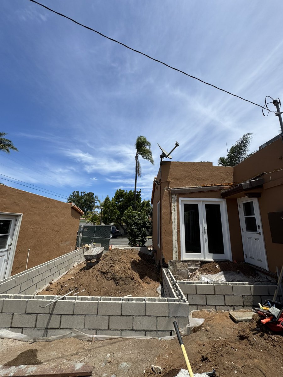 jasonjosephlee's tweet image. This addition to our new house has been a money pit but when houses are selling for $1,100 per SF and we can add SF for $200 per SF, it’s a no brainer!