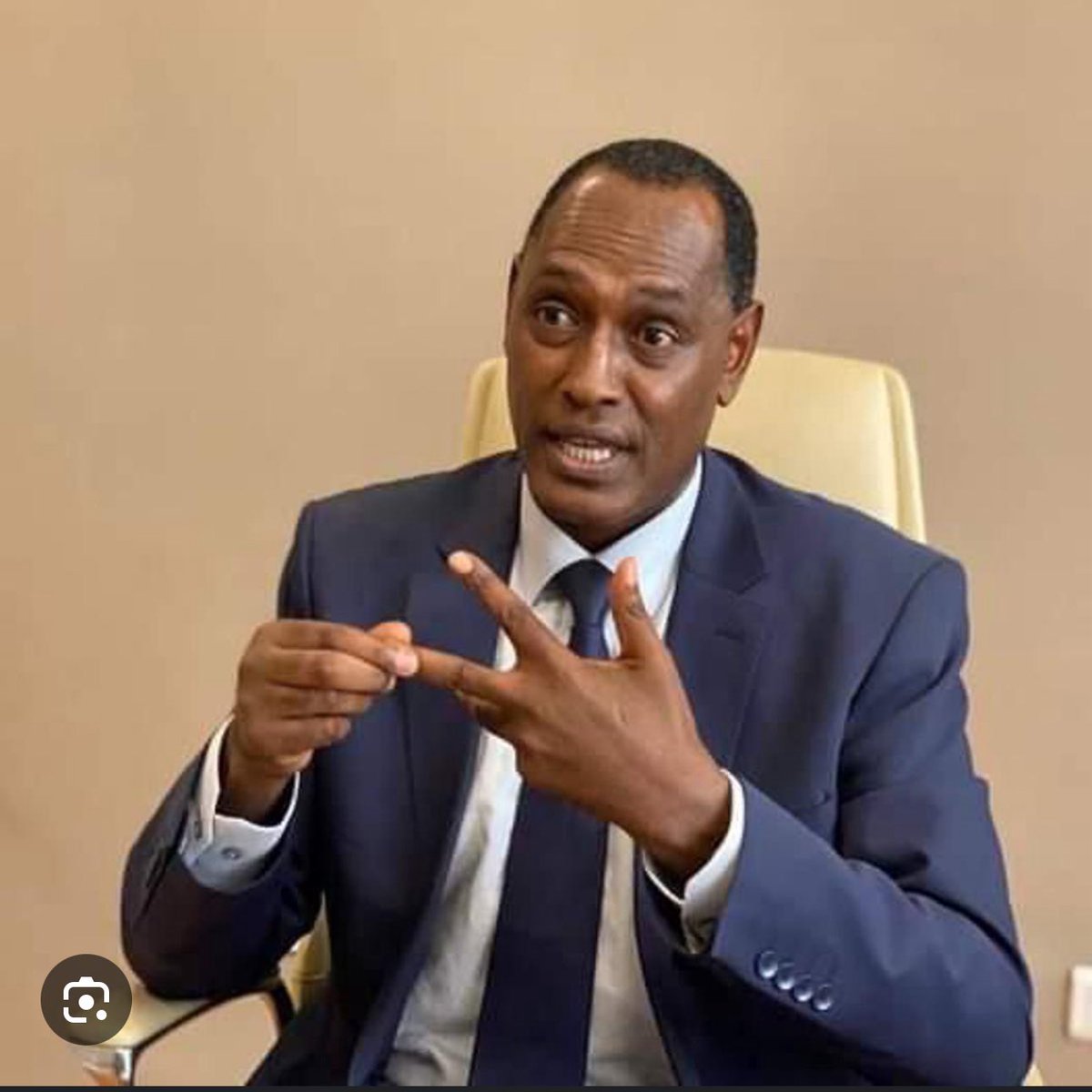 Mubijabo's tweet image. UMWIRA WABANYAMULENGE ABAKURUNABATO,
Ni Imfuramukubaka Ubwoko,ndetse Akomeje kuba hafi yurubyiruko Bivuzeko,Ryajambo #AFANDE GEN MAKANIKA Yavuzeko muri #Twirwaneho hariho abasore bazakamira ubwoko ndetse nigihugu muri politics bidasubirwaho #M MOISE Nyarugabo Akomeje Gufungura…