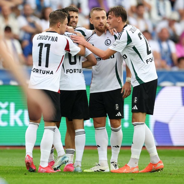Legia_tr's tweet photo. Takımımız bugün Banik Ostrava ile deplasmanda 2-2 berabere kaldı.

Varşova'da turu bitirelim!

#FCBLEG https://t.co/XH3gEWx7ws