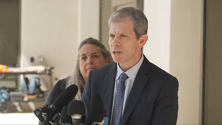NEW: Ghislaine Maxwell's attorney, David Oscar Markus, spoke with the press after meeting with DAG Todd Blanche in Tallahassee 👇 

“We had a very productive day today with Deputy Attorney General Todd Blanche and Ghislaine Maxwell. First, we want to thank the Deputy Attorney