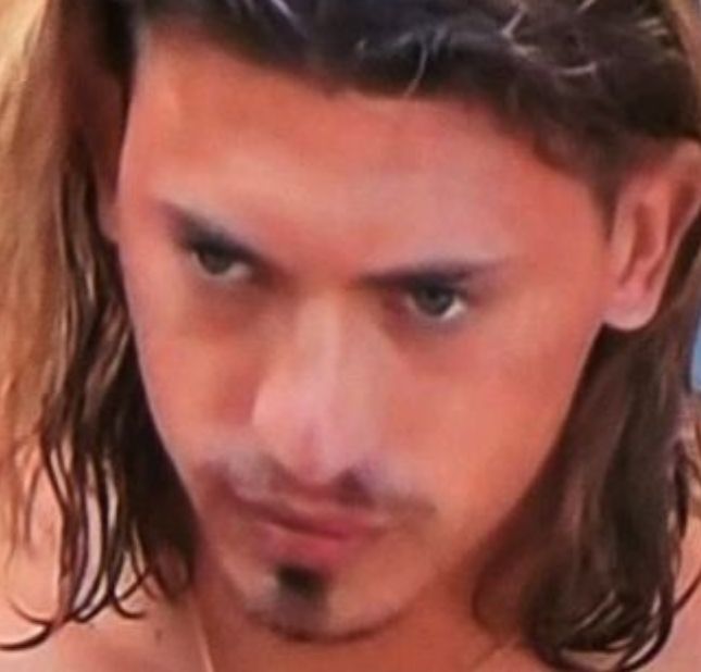 positivegio's tweet image. Presidente?
.....
........
Presidente?
....

#temptationisland2025 #temptatationisland
#TemptationIsland