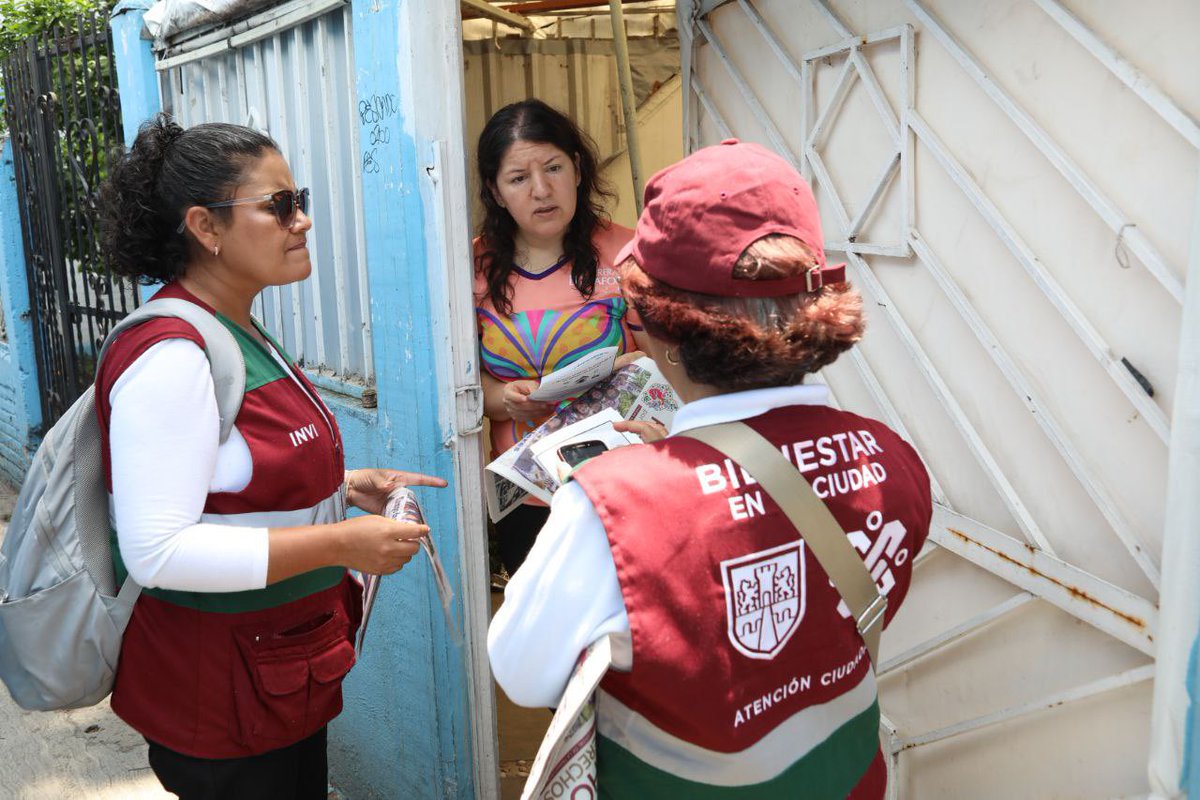 Secretaría de Vivienda de la Ciudad de México (@vivienda_cdmx) on Twitter photo ¡Somos un #GobiernoDeTerritorio!
Hoy el equipo de #Vivienda visitó #CasaXCasa a las y los vecinos de la UH El Rosario, #Azcapotzalco. 🏡🏠🏡
Escuchamos personalmente sus propuestas y necesidades para mejorar su entorno y transformar la ciudad.
<a href="/ClaraBrugadaM/">Clara Brugada Molina</a>
<a href="/IntiMunoz/">Inti Muñoz</a> ¡Somos un #GobiernoDeTerritorio!
Hoy el equipo de #Vivienda visitó #CasaXCasa a las y los vecinos de la UH El Rosario, #Azcapotzalco. 🏡🏠🏡
Escuchamos personalmente sus propuestas y necesidades para mejorar su entorno y transformar la ciudad.
<a href="/ClaraBrugadaM/">Clara Brugada Molina</a>
<a href="/IntiMunoz/">Inti Muñoz</a>
