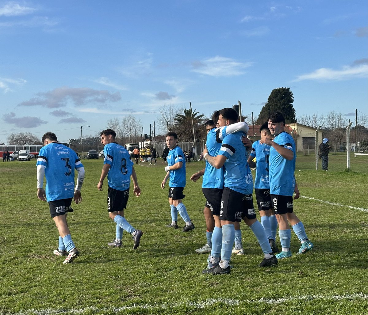 TemperleyOK's tweet photo. #Reserva 🩵⚽️ | ¡GANOOOÓ TEMPERLEEY!

La reserva del “Gasolero” ganó 1 a 0 ante Almirante Brown, en condición de local, por la fecha N°14 del Torneo Anual 2025. El único tanto del partido lo hizo Francisco Silva. 

⛽️🔜 La próxima fecha visitaremos a Colegiales. https://t.co/TPvVKPyEOm