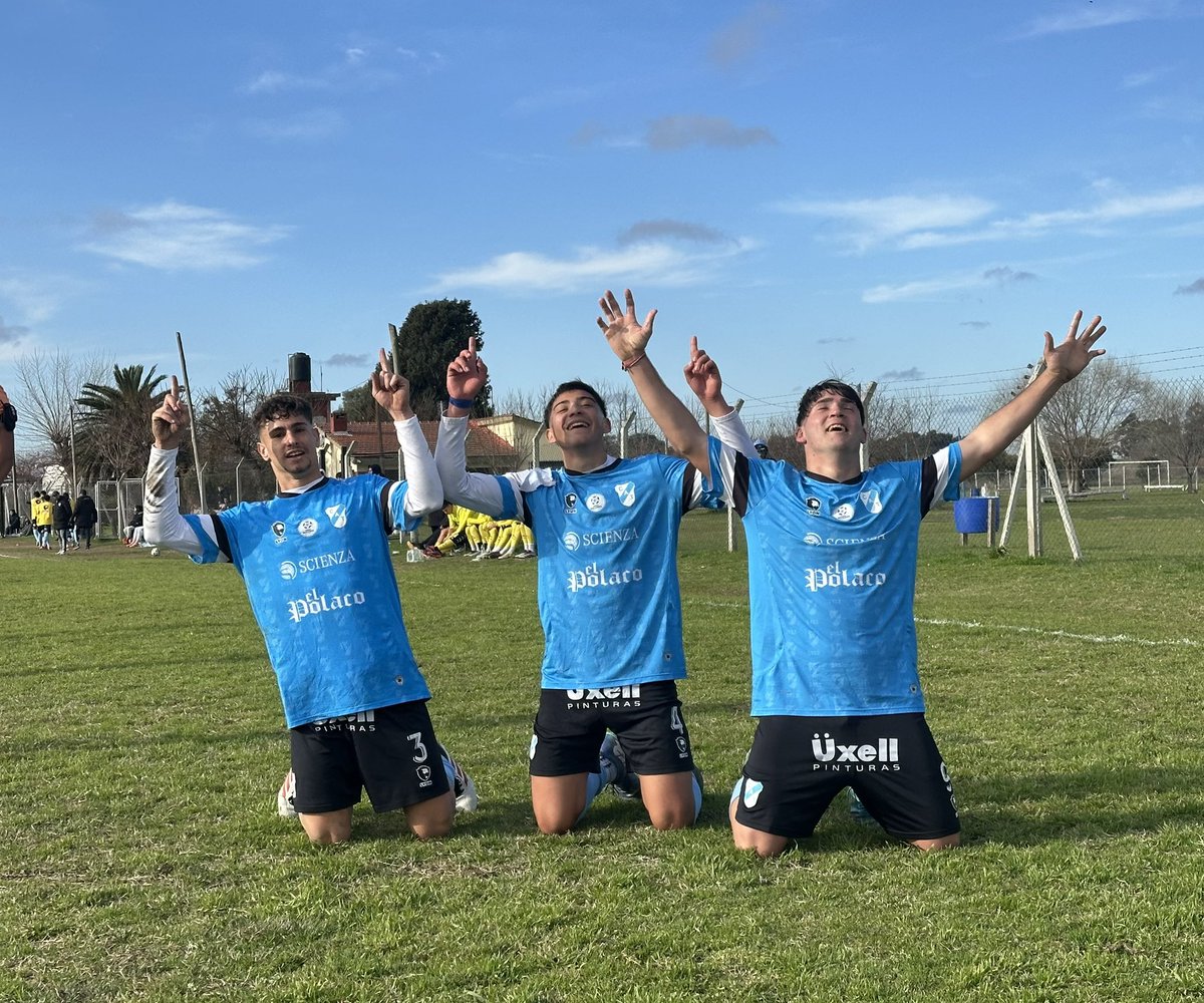 TemperleyOK's tweet photo. #Reserva 🩵⚽️ | ¡GANOOOÓ TEMPERLEEY!

La reserva del “Gasolero” ganó 1 a 0 ante Almirante Brown, en condición de local, por la fecha N°14 del Torneo Anual 2025. El único tanto del partido lo hizo Francisco Silva. 

⛽️🔜 La próxima fecha visitaremos a Colegiales. https://t.co/TPvVKPyEOm