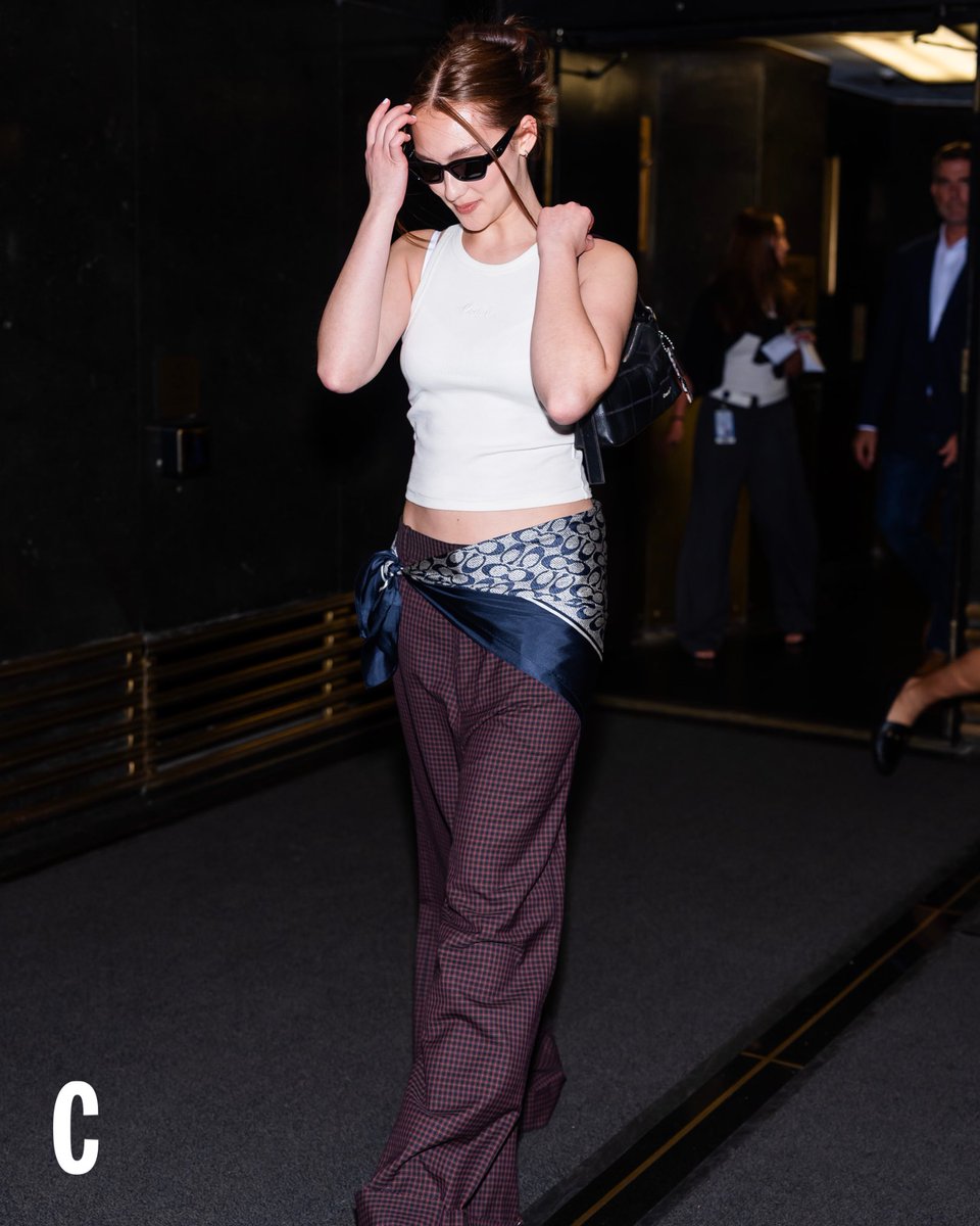 cosmopolitanmx's tweet photo. Oh, @lola.tung la reina que eres 🥰🩷 Aunque el internet tenga sus reservas sobre su personaje en The Summer I Turned Pretty, es innegable que Lola se ha convertido en una de nuestras #ChicasCosmo favoritas. 

📸 - Getty Images https://t.co/EkYCI9hQg7