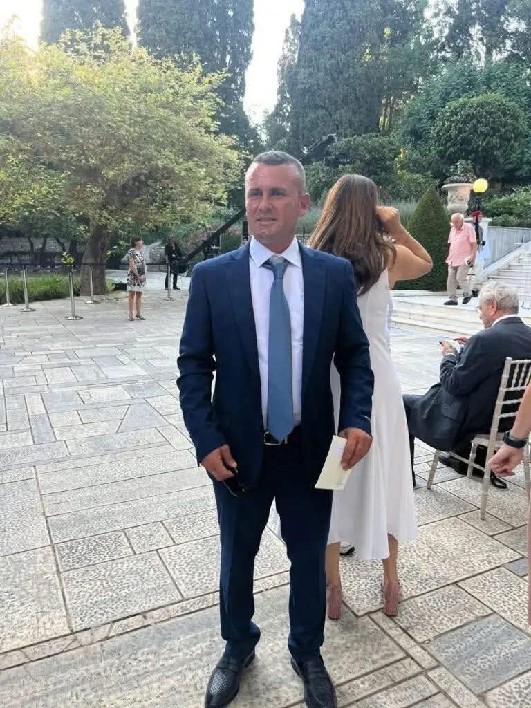 Ο Αλβανικής καταγωγής Γκόγκι Λεβιάν που έπεσε στο ποτάμι να σώσει τα παιδιά.Μπράβο που τον κάλεσαν!
