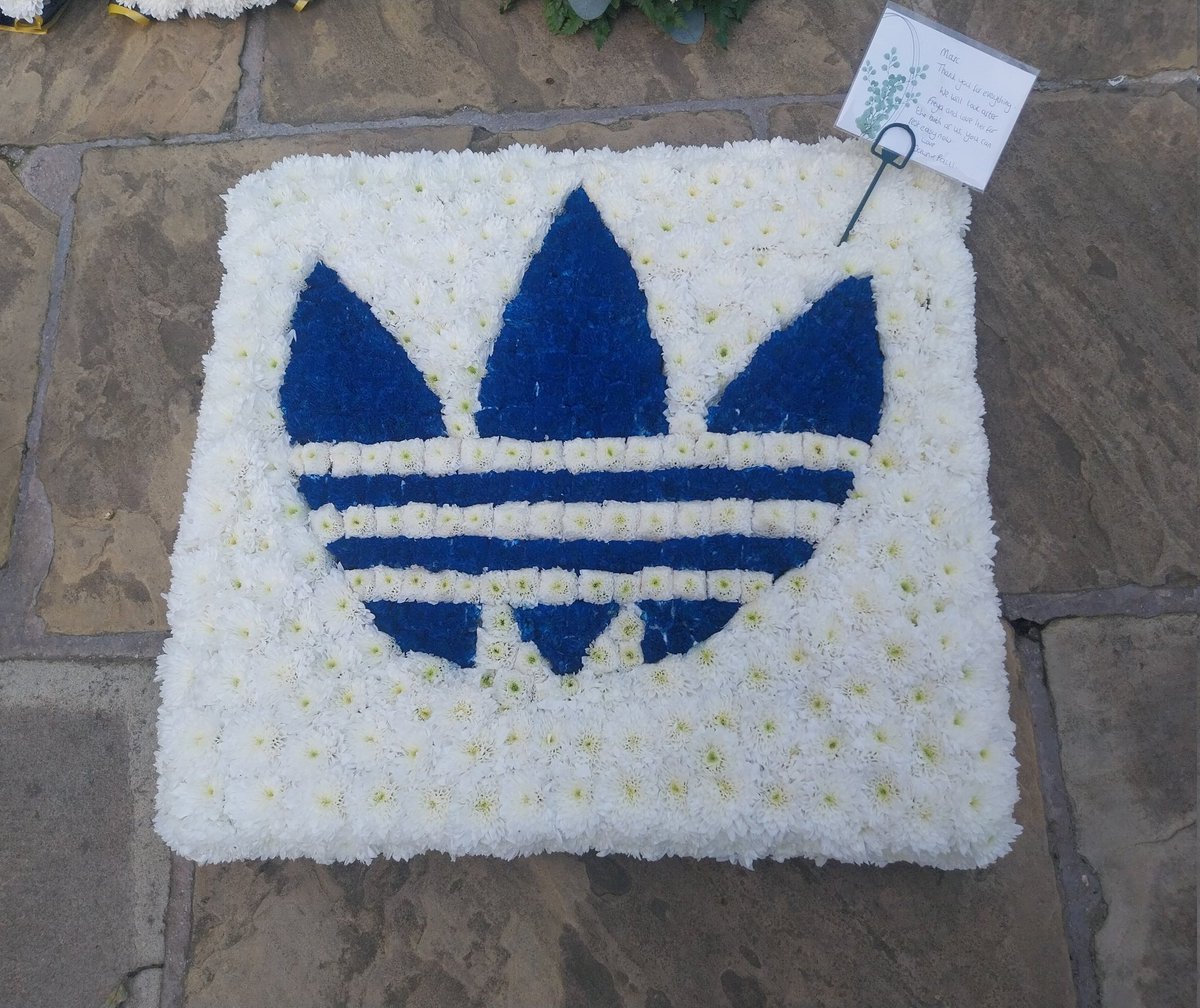 ThelmaBettyy's tweet image. Said goodbye to my mate Marc today. 28 years of knowing the madman and mythmaker. Acid house forever baby 😊