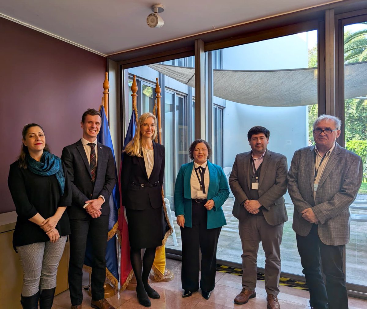 Embajada de Alemania en Chile (@alemaniaencl) on Twitter photo ¿Cuáles son los mayores desafíos para la #democracia y el #MedioAmbiente?
Con el <a href="/ced_cl/">Centro de Estudios del Desarrollo (CED)</a> conversamos sobre actuales retos y cómo podemos abordarlos. ¿Cuáles son los mayores desafíos para la #democracia y el #MedioAmbiente?
Con el <a href="/ced_cl/">Centro de Estudios del Desarrollo (CED)</a> conversamos sobre actuales retos y cómo podemos abordarlos.