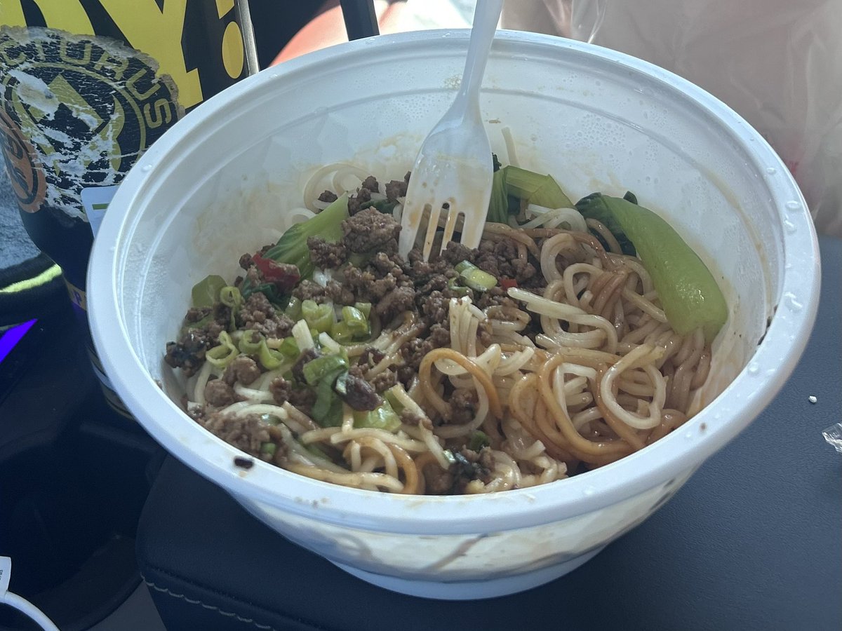 skoonrB's tweet image. Suddenly got the urge for some Szechuan Dan Dan noodles. And I have forgotten how tongue numbing hot those Szechuan peppers are.