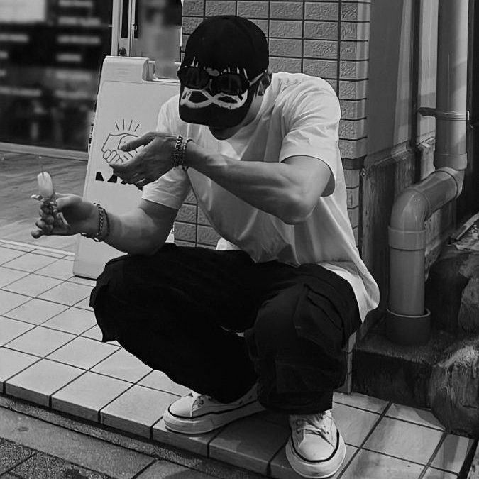 peudemiel's tweet image. ⠀

                         Dariush;  uni  student ,
                         + y/n's childhood  bff,
                         27.    mdni.   he  ∕  him,
                         switch. vers. ms.  mv.
 
⠀ ⠀⠀