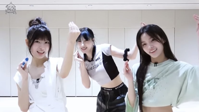 jo0o____'s tweet photo. @badalee__ 📌 Expect to see a lot of Cat Fur in this video 🐱💦
모카 & 이로하 || 연습실 바다쌤
EP.30 MOKA & IROHA (ILLIT) 🐱💕
🔗 https://t.co/J8i721AiRk
#이바다 #연습실바다쌤 #바다리 #모카 #이로하 #아일릿 #ep30
#badalee #prtb #moka #iroha #illit https://t.co/RBEZ49m49j