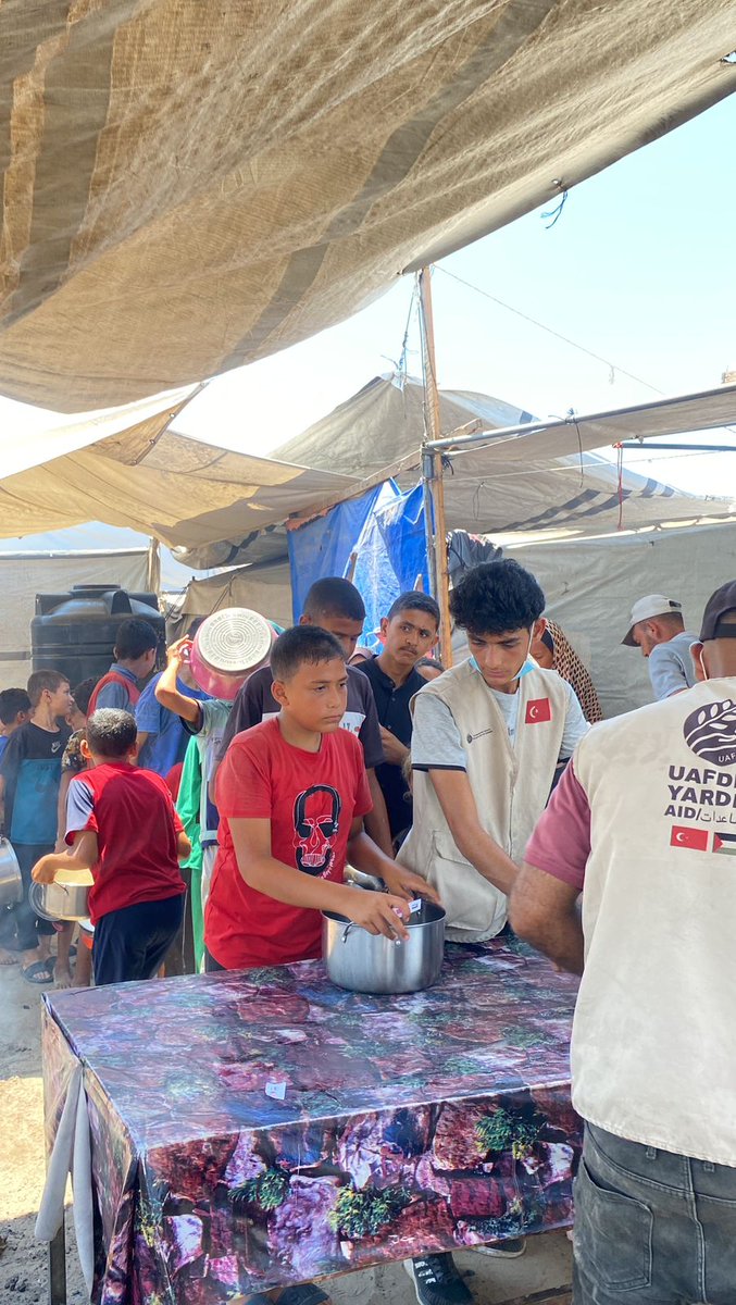 trfilistinekibi's tweet image. Sıcak yemek projesi 🥘
Uluslararası Anadolu Filistin Dostluk Derneği UAFDER 🇹🇷 🇵🇸
#GazzeAçlıktanÖlüyor
