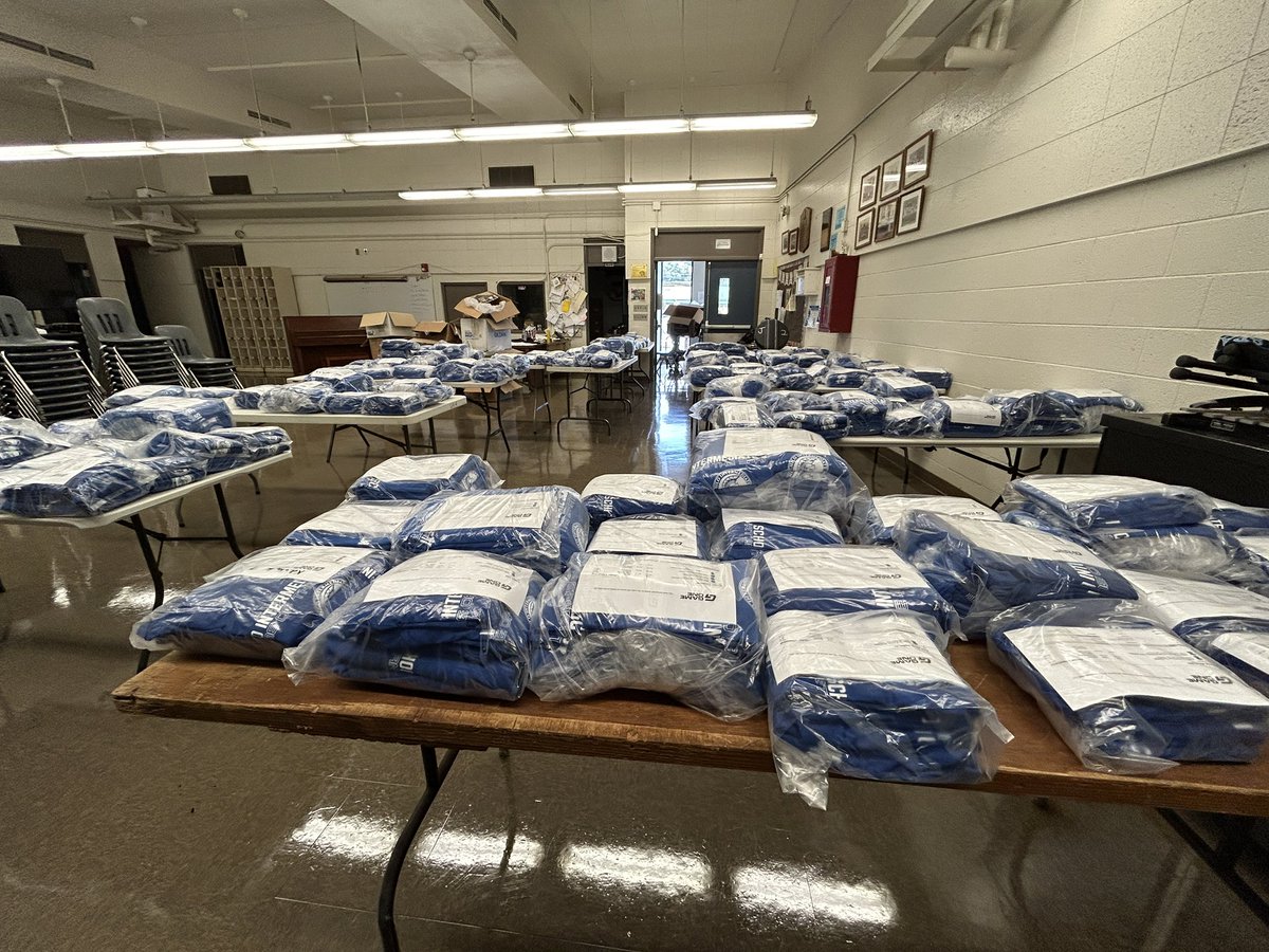Grant Chai (@gchai_gameone) on Twitter photo OMG uniform pick up day at Hilo Intermediate School. Mahalo to the admin at Hilo Inter for partnering up with <a href="/GameOne_USA/">Game One</a> #hilointerschool OMG uniform pick up day at Hilo Intermediate School. Mahalo to the admin at Hilo Inter for partnering up with <a href="/GameOne_USA/">Game One</a> #hilointerschool