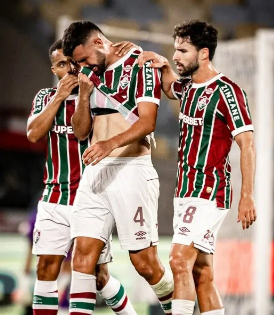 PerfilDaCentral's tweet image. Fluminense informa: Ignácio deixou o campo no jogo contra o Palmeiras com dores no joelho direito. Submetido a exames, nesta quinta-feira (24/07), foi identificada uma Lesão do ligamento colateral medial, no joelho direito, grau dois, com previsão de tratamento para 6 semanas.