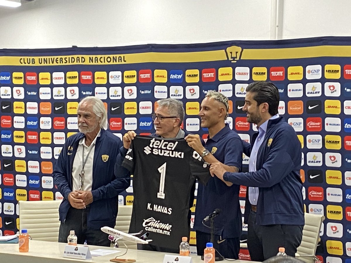ricardo_olin's tweet image. Keylor ya se puso la playera de @PumasMX. Portará el número 1.
