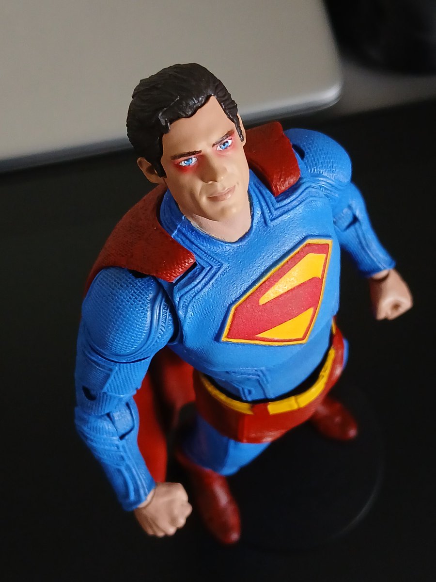 FrozenBubble69's tweet image. "Good luck with that"
Painted some eyes on the "Heat Vision" face because it's weird that he's SMILING #supershit
I planned on repainting the whole face but remembered Superman had this look in the movie 😅