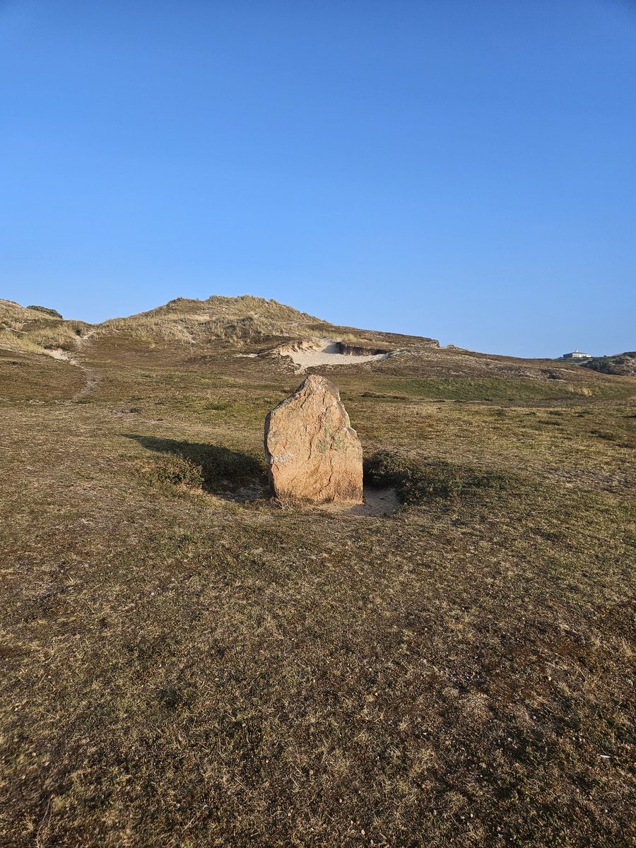 MatthewPope's tweet image. It was Dolmens at Dusk night for us and our @UCLarchaeology students. So special to journey through the west coast prehistoric landscape as the sun sets and shadows older than time gather.