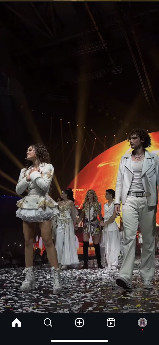 Florlvsmateo's tweet photo. CRIS MORENA MAS VALE QUE LES DES EL FINAL QUE SE MERECEN

MARREY ES LA LUZ https://t.co/5lthPkRJH4