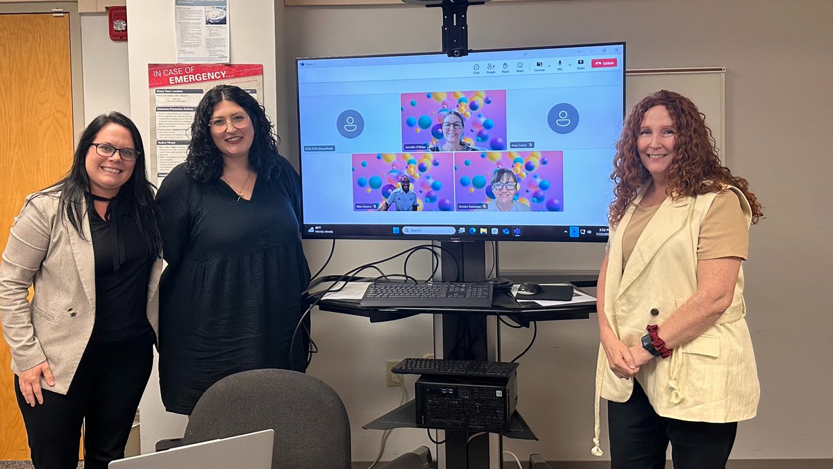 CASH Lab (@cashlabusf) on Twitter photo 🎓 Officially Dr. Costa!
HUGE congrats to CASH Lab’s <a href="/AmyN_Costa/">Amy Costa, PhD</a> on defending her dissertation examining sleep-related correlates of the objective/subjective cognition relationship in older adults.
Dr. Costa is off to a T32 postdoc <a href="/PittSleep/">Pitt Center for Sleep and Circadian Science</a> this fall. We are so proud!! 💤🧠🎉 🎓 Officially Dr. Costa!
HUGE congrats to CASH Lab’s <a href="/AmyN_Costa/">Amy Costa, PhD</a> on defending her dissertation examining sleep-related correlates of the objective/subjective cognition relationship in older adults.
Dr. Costa is off to a T32 postdoc <a href="/PittSleep/">Pitt Center for Sleep and Circadian Science</a> this fall. We are so proud!! 💤🧠🎉