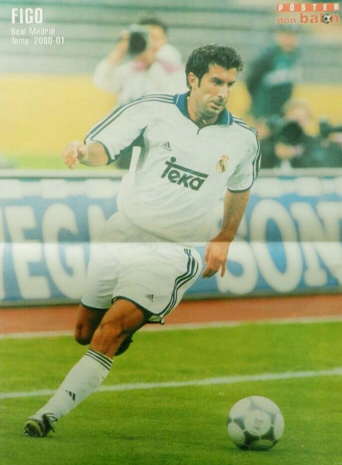 Rancoma_'s tweet image. Temporada 2000-01. El Real Madrid de hace 25 años. Luis Figo se viste de blanco.
📸 Póster revista Don Balón.