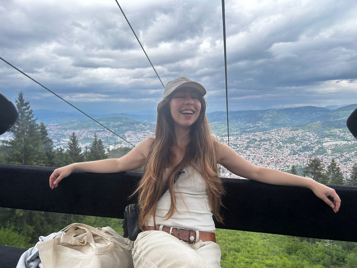 Kidney_Research's tweet image. Maya was only 7 years old when her kidneys failed. She had medication to try and protect her kidneys, but by 2007, she needed dialysis.
She received a kidney from her father, Todd, but years later she was diagnosed with kidney cancer.
Through her own journey, she has started…
