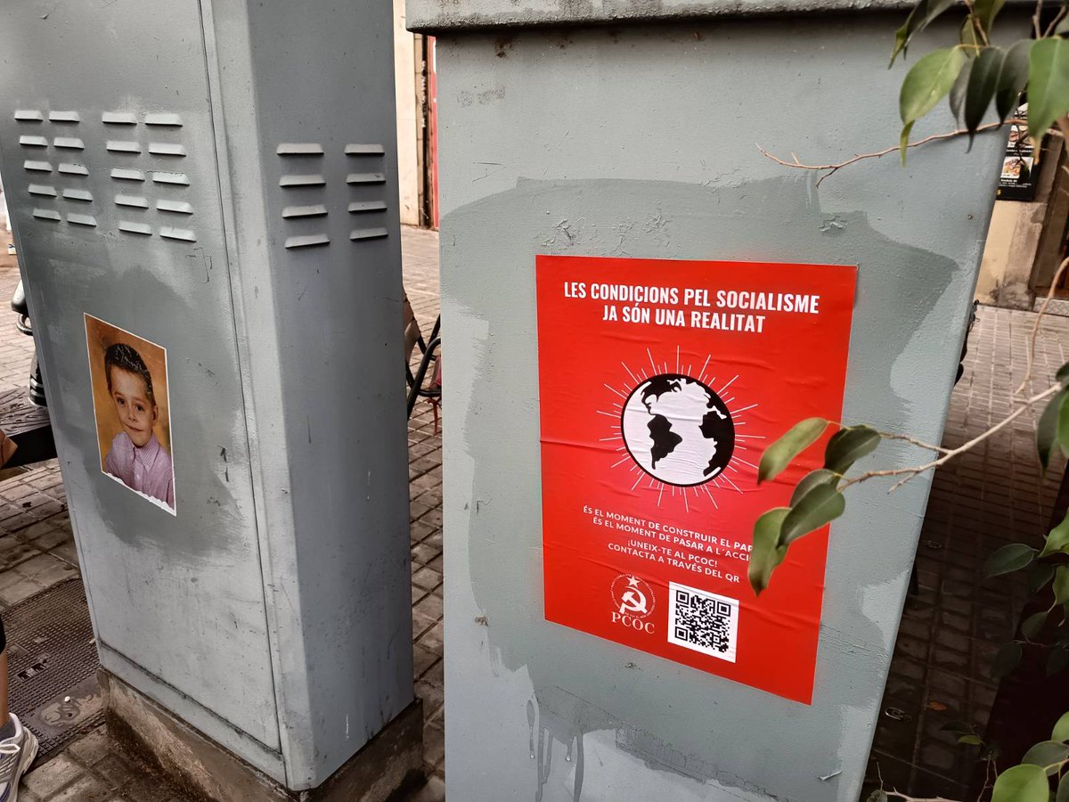 PCOE_estatal's tweet image. 📣 AGITACIÓ I PROPAGANDA 📣
La cèl·lula Joan Comorera (PCOC) ha encartellat pel barri de les Corts, denunciant l’ofensiva feixista del capital contra la classe obrera i la necessitat d’organització als carrers.
Socialisme o barbàrie!