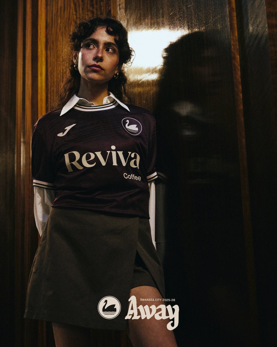 Offsider_ES's tweet image. Nada mal lo que ha hecho @JomaSport con el Swansea.
Brillante su equipación visitante.