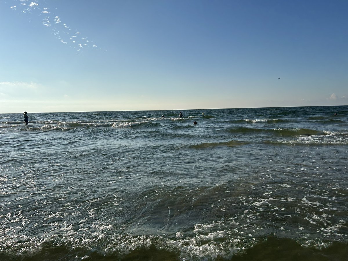 tsusuguru's tweet image. Goodnight everyonee!! Today was fun we went to the sea and then at night we drew tattoos and played around with 2 of my friends 🥹✌️very busy and tiring day suguriako.straw.page send me stuff on strawpage lalaalaaa ^_^