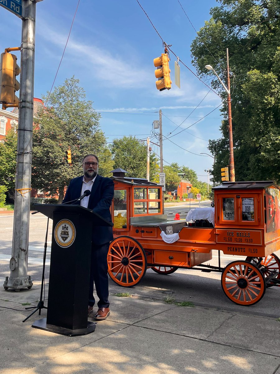 Dist1Pgh's tweet image. This morning, we unveiled Gus & Yiayia Way at West Ohio St. & Brighton Rd.
Honoring 90+ years of the iconic orange ice-ball cart that’s defined Northside summers.
Proud to celebrate what makes Pittsburgh one of a kind.