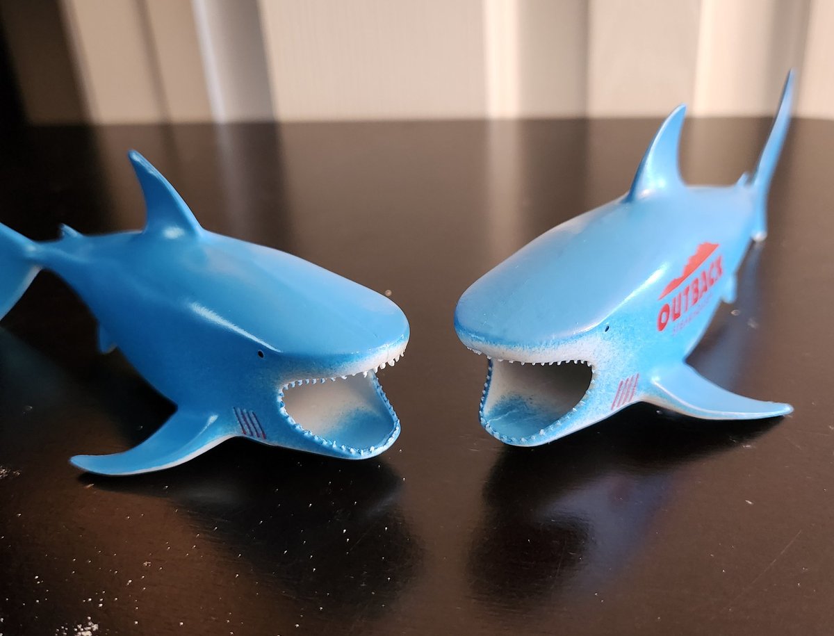 Armored__Sloth's tweet image. Mom brought these home from the restaurant, I'm gonna make em kiss