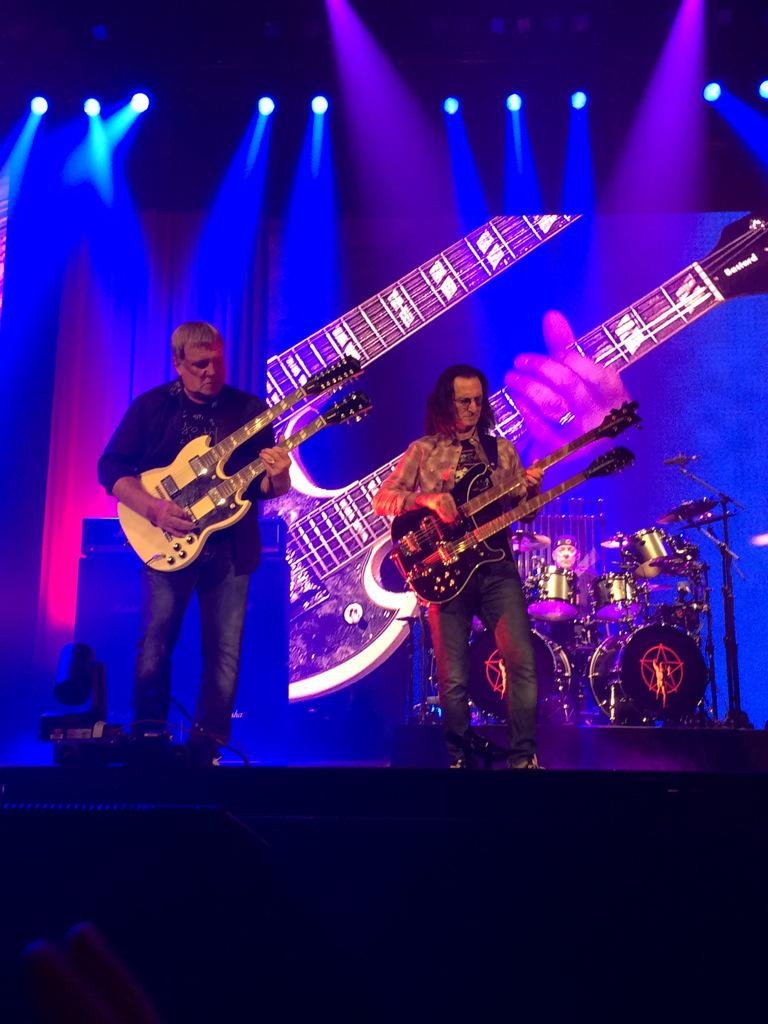 rushisaband's tweet image. 10 years ago today, on July 27, 2015 - #Rush plays their third-to-last show of the &quot;R40 Live&quot; tour (and of their career) at the US Airways Center in Phoenix, AZ cygnus-x1.net/links/rush/con…