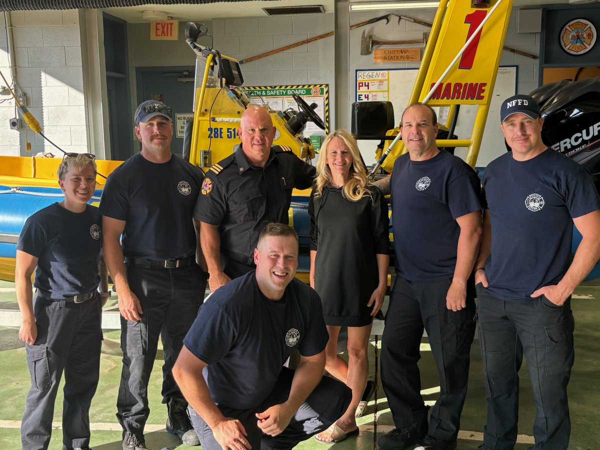 During #DrowningPreventionWeek, a reminder of how fast water emergencies can happen. Heather’s jet ski failed in the upper Niagara River &amp; thanks to our Stn 4 Marine Units and a U.S. passenger boat, she was safely rescued before the situation escalated.  
bit.ly/4f8vZsX