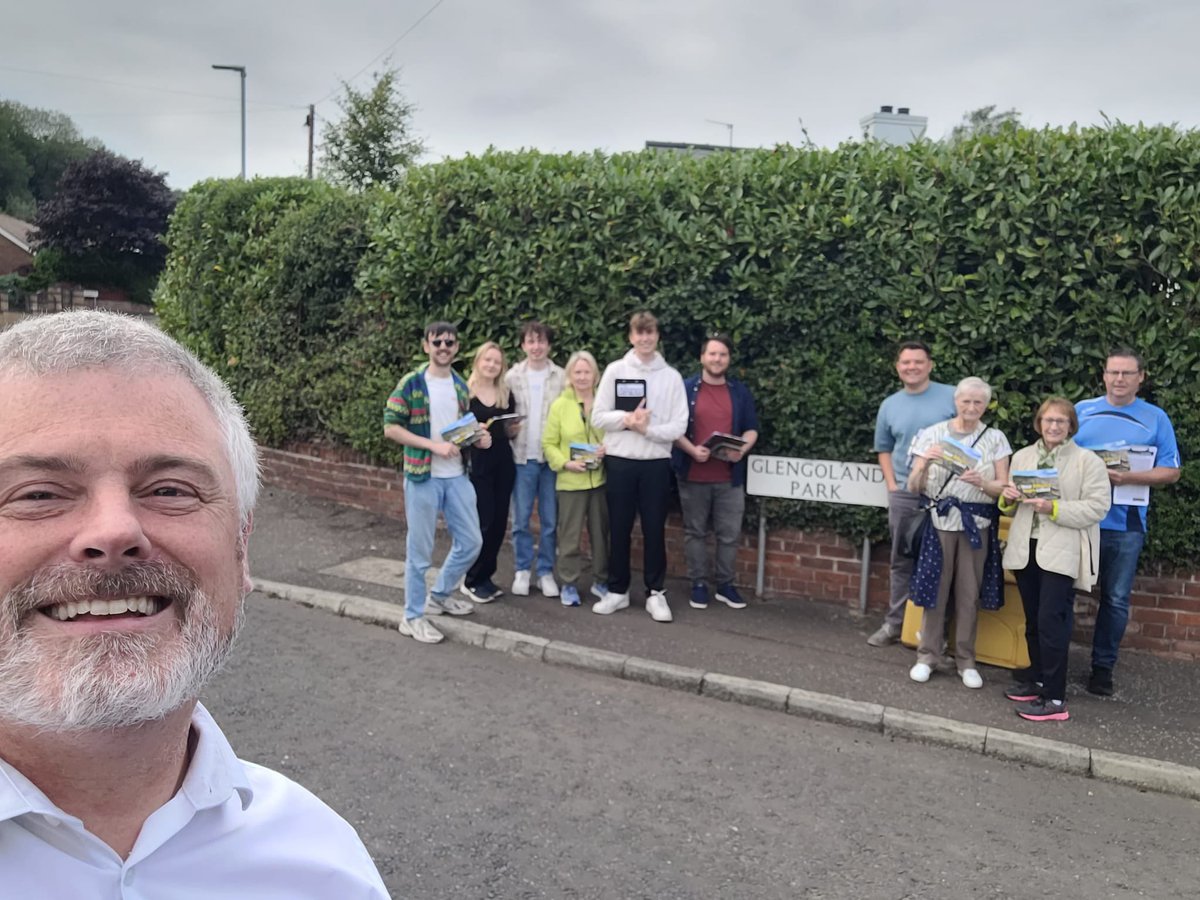 shayfox2621's tweet image. Alliance West Belfast 💛
Wow! What a canvass. You can feel the buzz in the air speaking with residents in Glengoland today 😊
All things from cutting verges to campaigning for yellow boxes - we’re ready to fight solutions to your problems.
shay.fox@alliancepartyni.org