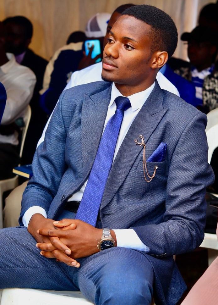AnkundaBest's tweet image. Every Goliath has got a David👉"1 Samuel:17"...Discuss??
#ABA
#Tweija
#ISINGIRONORTH