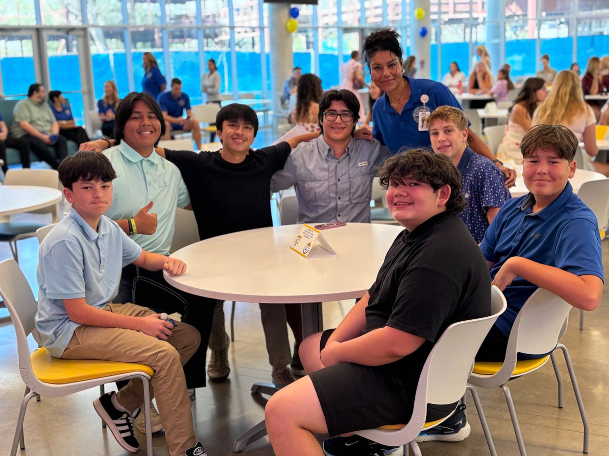AHISD's tweet image. We’ve welcomed our second group of students into the Early College HS at AHHS! Incoming 9th graders visited St. Philip’s College this week &amp;amp; celebrated the completion of a Summer Bridge program. In 4 years, they&apos;ll graduate with a high school diploma &amp;amp; associate’s degree!