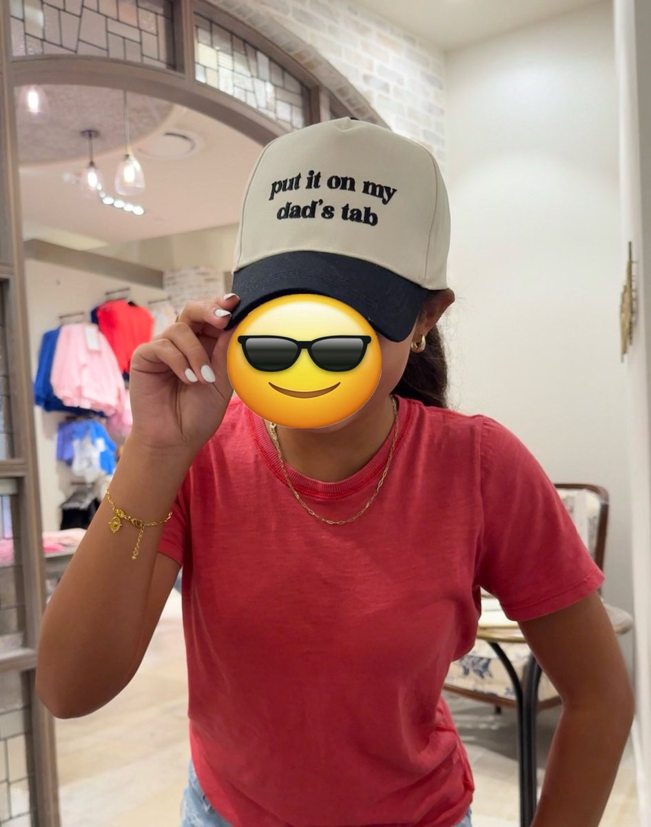 T1D_Cowboy's tweet image. She’s burning up a card in H-Town and this is the pic I get.