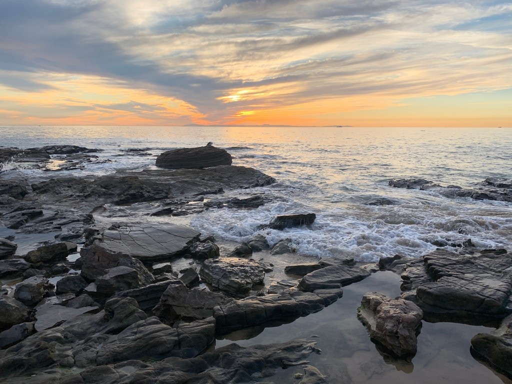 Summer sunsets at Crystal Cove are unbeatable. 🌅
Come down, bring a chair, and soak it in.

#CrystalCoveConservancy #SunsetViews #SoCalSummer #BeachTime