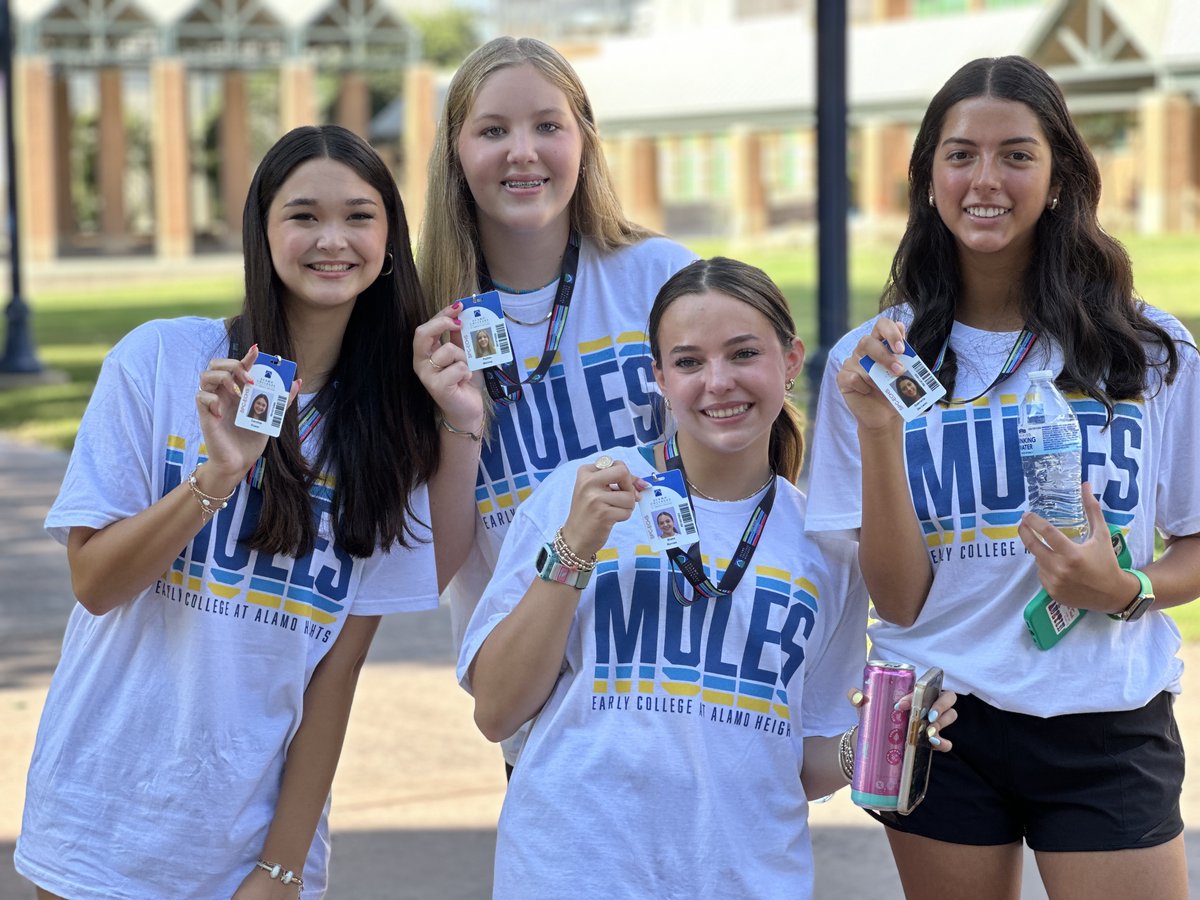 AHISD's tweet image. We’ve welcomed our second group of students into the Early College HS at AHHS! Incoming 9th graders visited St. Philip’s College this week &amp;amp; celebrated the completion of a Summer Bridge program. In 4 years, they&apos;ll graduate with a high school diploma &amp;amp; associate’s degree!
