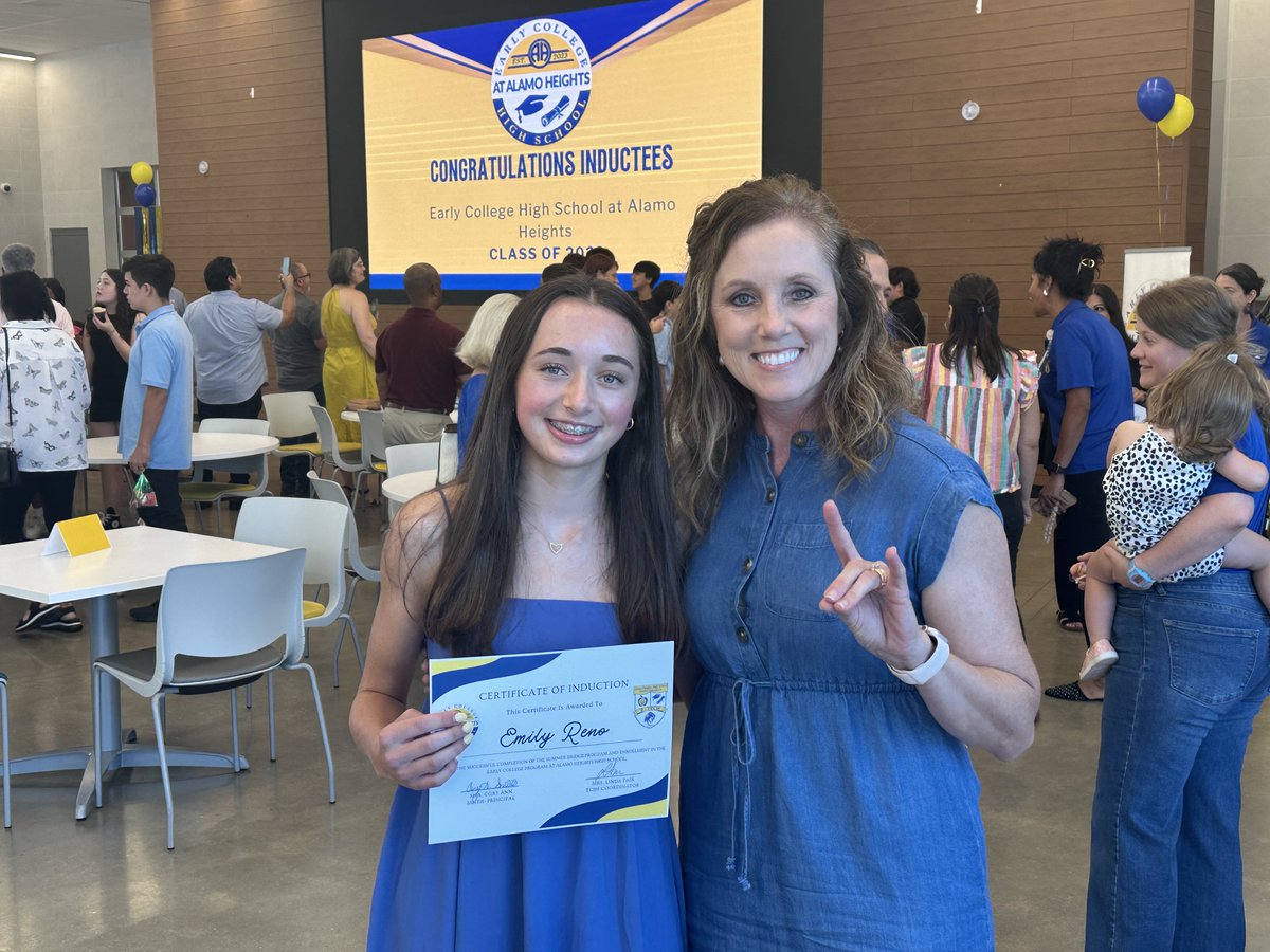 AHISD's tweet image. We’ve welcomed our second group of students into the Early College HS at AHHS! Incoming 9th graders visited St. Philip’s College this week &amp;amp; celebrated the completion of a Summer Bridge program. In 4 years, they&apos;ll graduate with a high school diploma &amp;amp; associate’s degree!