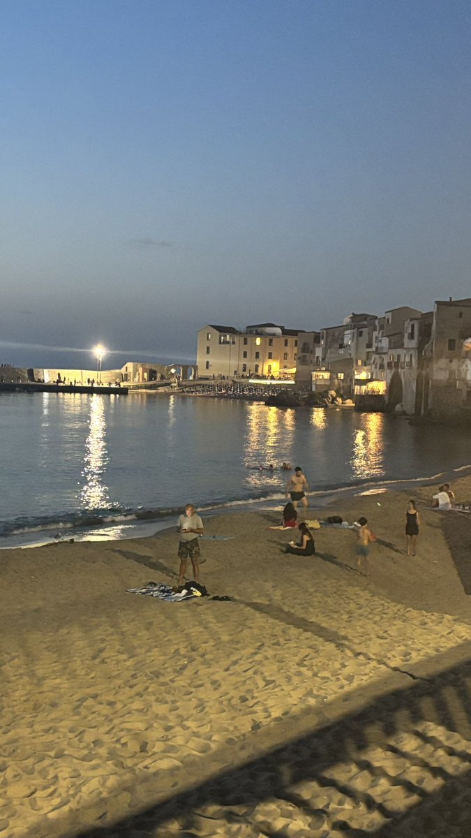 ale_cors9's tweet image. Stasera a Cefalù
