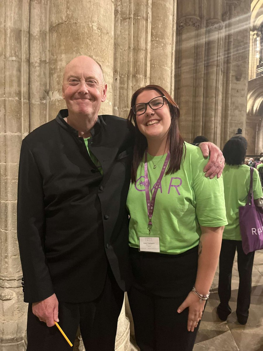 Always the highlight of the <a href="/GabrieliCandP/">Gabrieli</a> Roar residential ... <a href="/rowan_lilia/">Rowan 🦋</a> having her traditional end of concert photo with the Maestro himself, the fabulous <a href="/Paul_McCreesh/">Paul McCreesh</a> 😀