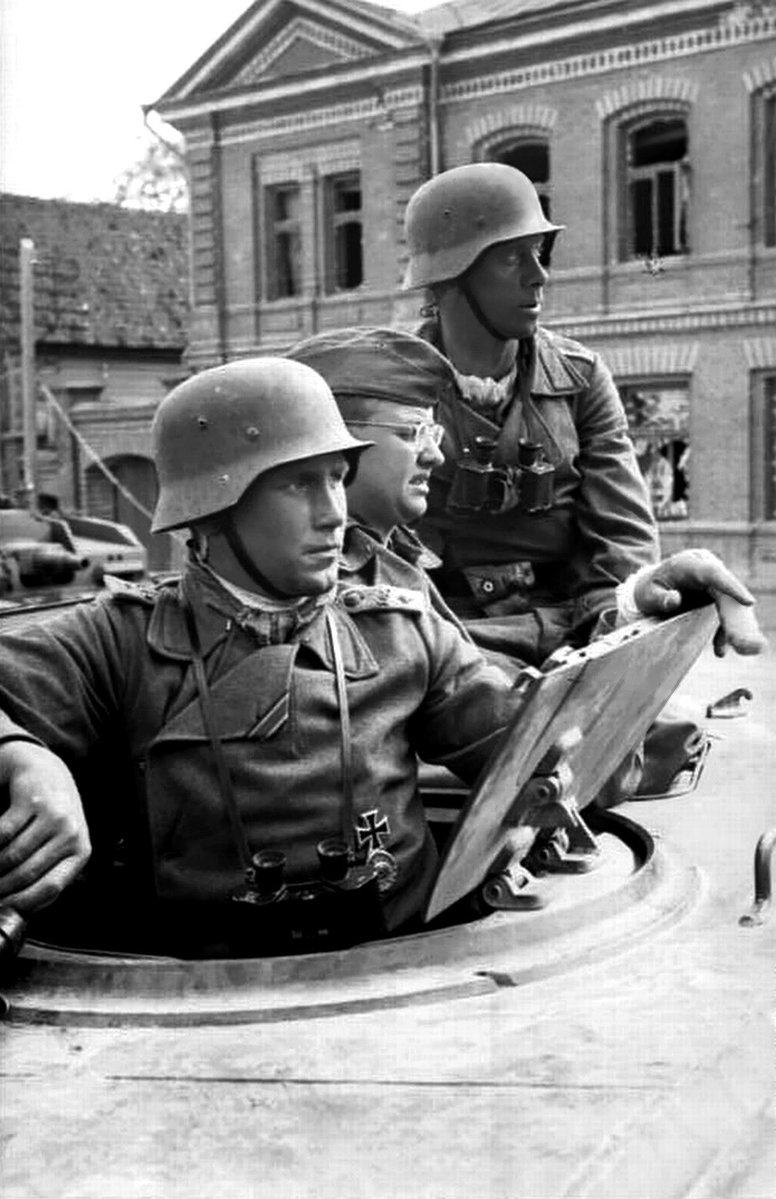 WW2Facts's tweet image. German troops of Army Group North during the advance through Latvia in July, 1941.
#History #WWII