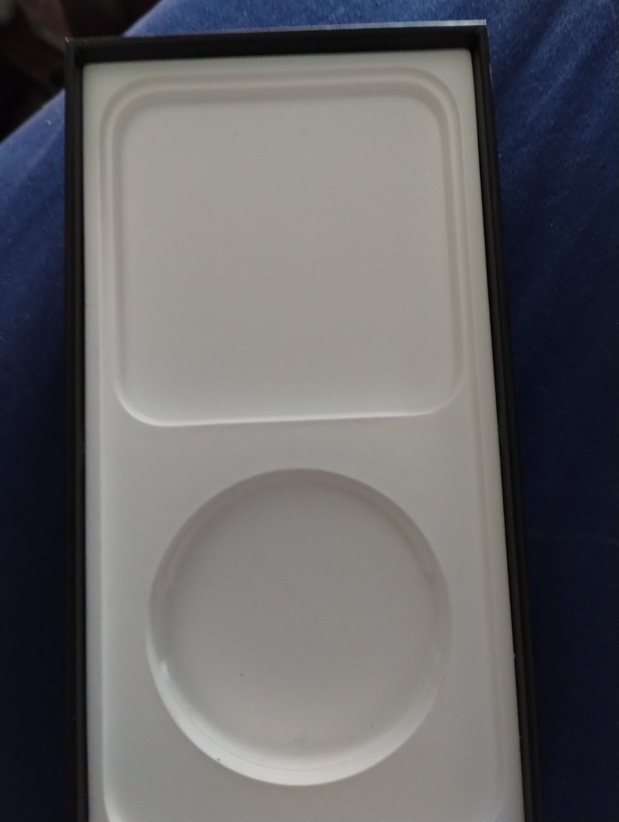 ThatTylerCrowe's tweet image. Well, that's a cute little Easter Egg @Apple
(Yes I just noticed this was a thing)