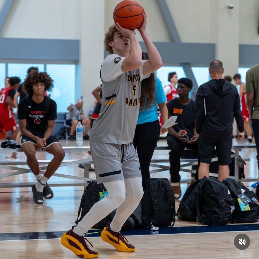 Lucas Ramirez🇺🇸🇸🇻 (@coachlramirez) on Twitter photo 2028 <a href="/BentleyElrod2/">Bentley Elrod</a> one to watch! 📈
<a href="/MBBSaguaro/">Saguaro HS Mens Basketball</a> <a href="/Compton_Magic/">Compton Magic</a>
<a href="/nresultsrecruit/">Net Results Recruiting</a>
📸: <a href="/onthreememories/">CMCAZ</a> 2028 <a href="/BentleyElrod2/">Bentley Elrod</a> one to watch! 📈
<a href="/MBBSaguaro/">Saguaro HS Mens Basketball</a> <a href="/Compton_Magic/">Compton Magic</a>
<a href="/nresultsrecruit/">Net Results Recruiting</a>
📸: <a href="/onthreememories/">CMCAZ</a>